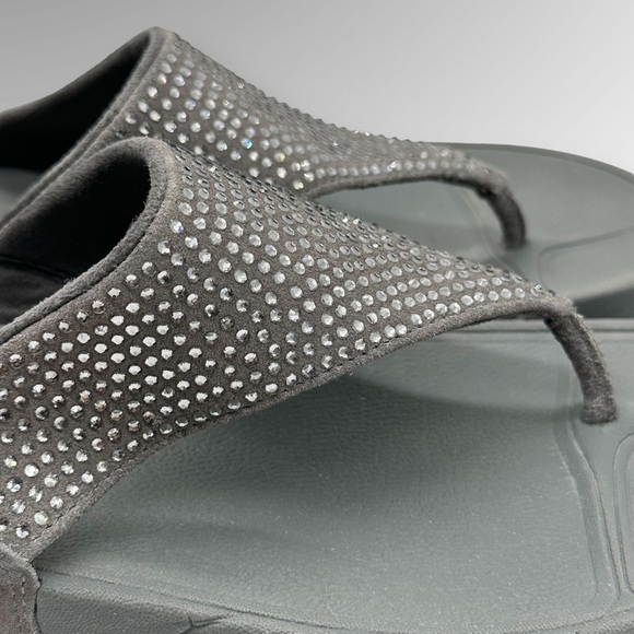 Fitflop Womens Flare Thong Sandals gray Suede Rhinestone Low Wedge - Picture 7 of 11